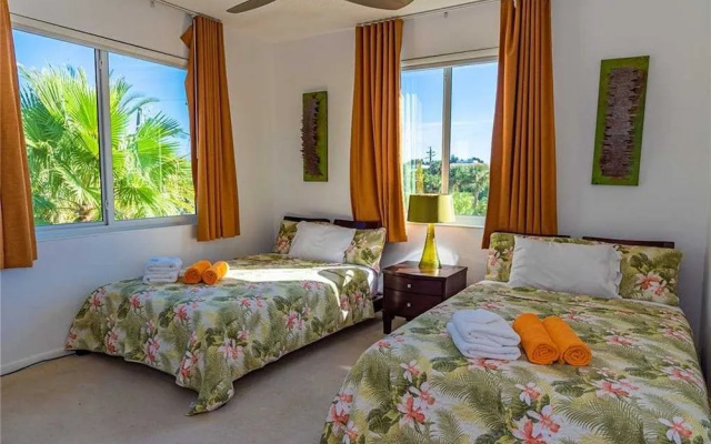 Island Paradise by AMI Locals