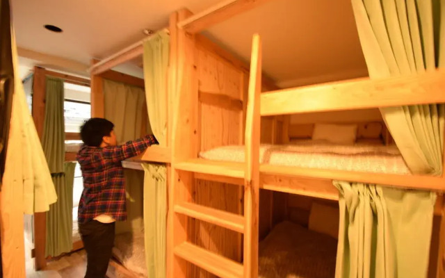 Hostel Teltel Bouzu
