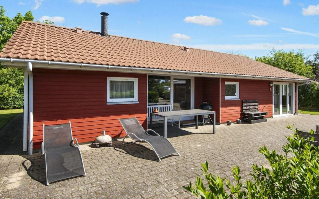 6 Person Holiday Home in Tarm