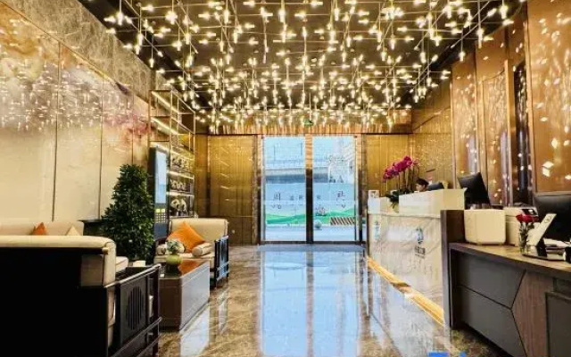 Yijia Lijing Hotel (Xipu Metro Station)