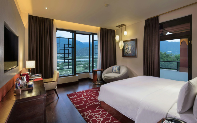 Hilton Linzhi Resort