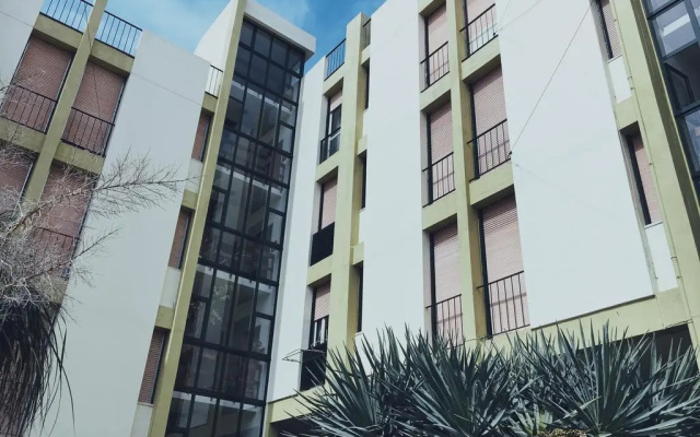 The L Apartment
