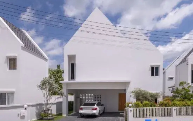 Private Courtyard Villa