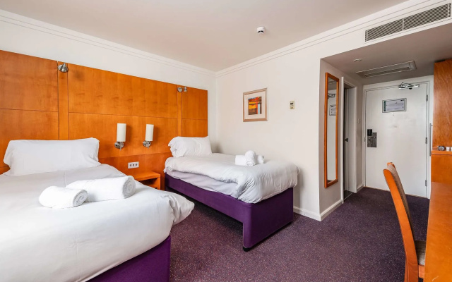 Premier Inn Peterborough (A1(M)J16)