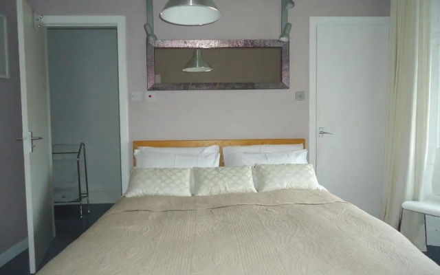 Bishopton Apartment