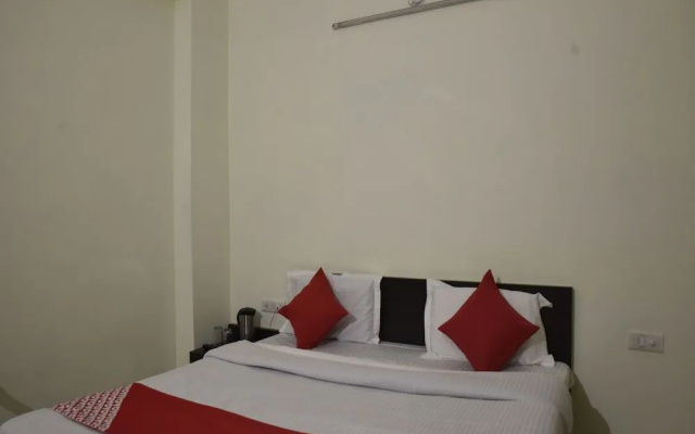 OYO 10753 Hotel Triund Regency