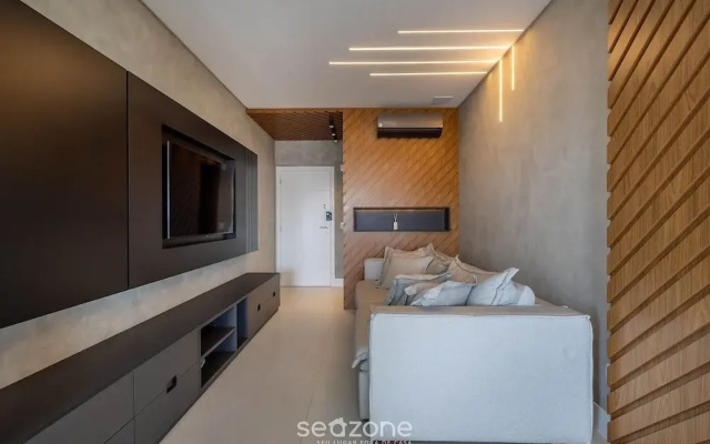Sophisticated Stay 200m From Praia Brava - EHI