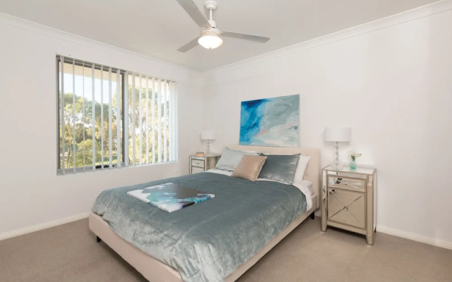 Lakeview Suite 15