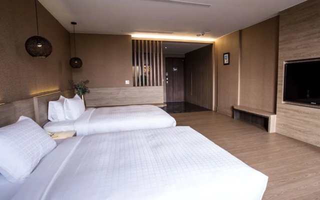 Imperial Dynasty Exquisite Hotel