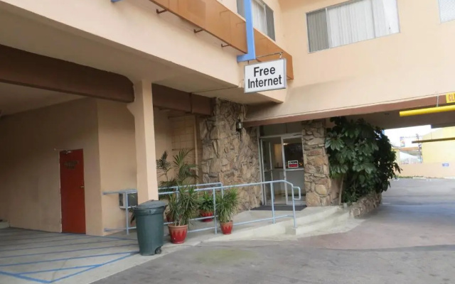 hotelImage
