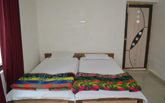 Middle Way Home Stay