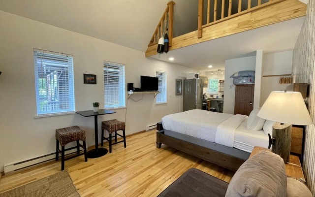 West Coast Cabin