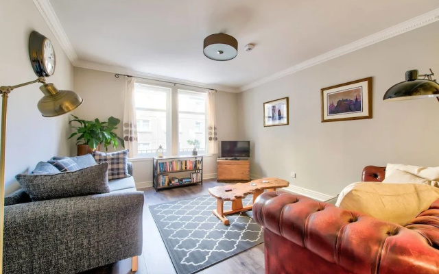 Beautifully Presented Flat, Close To City Centre