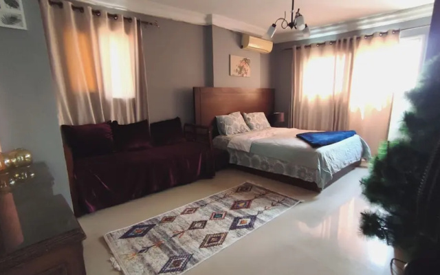 Charming 3-bedroom Apartment in Alexandria With City View