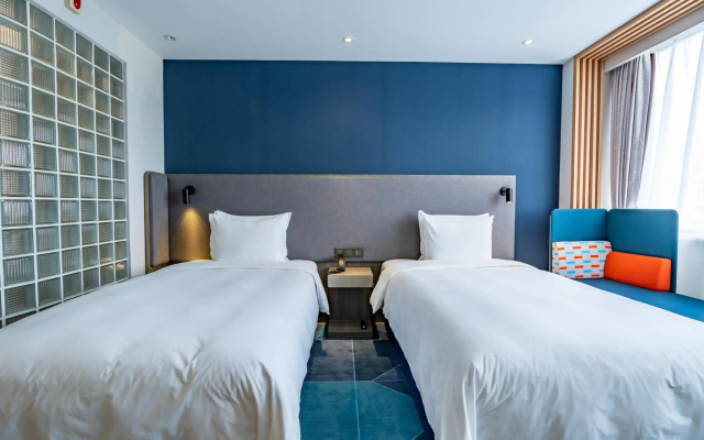 Holiday Inn Express Shanghai Jinqiao Central by IHG