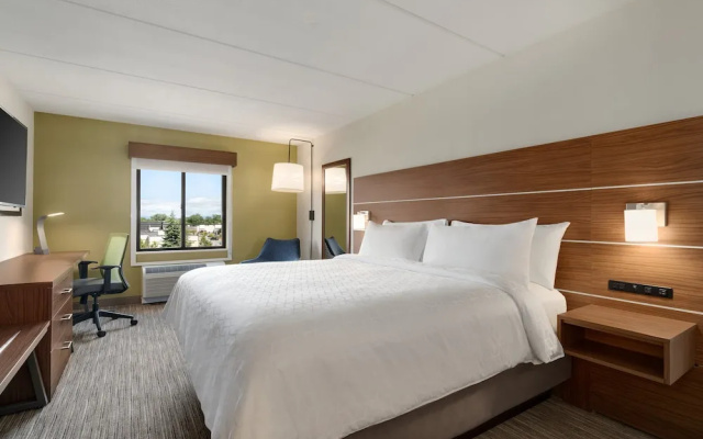 Days Inn and Suites Plattsburgh