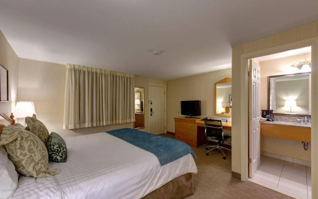 Port Inn and Suites Portsmouth, an Ascend Collection Hotel
