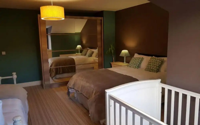 Ethan House Holiday Suites