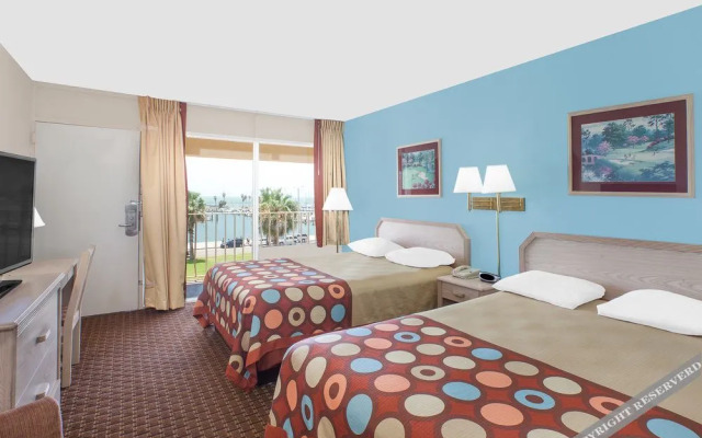 Harbor Inn Bayfront