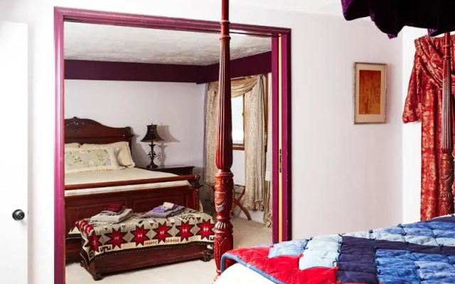 Devils Tower Lodge (Bed and Breakfast)