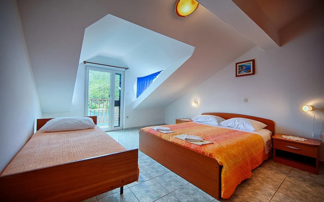 Apartments Malo Lago