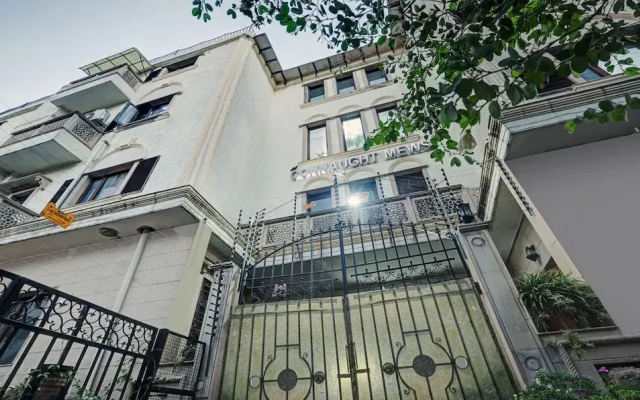 Oyo 15954 Connaught Mews