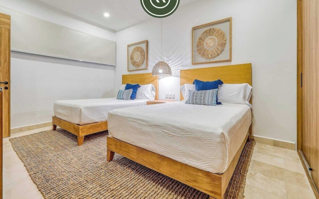 Luxury Oceanfront 3 BR Condo - Pools