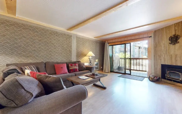 Summit Cozy Condo Getaway!