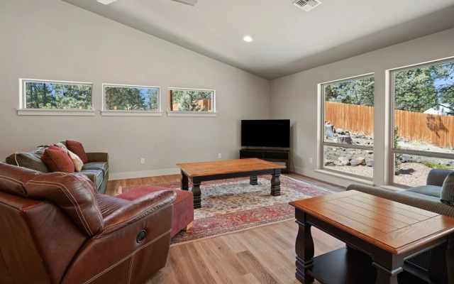 Manzanita 3 Bedroom Home by RedAwning