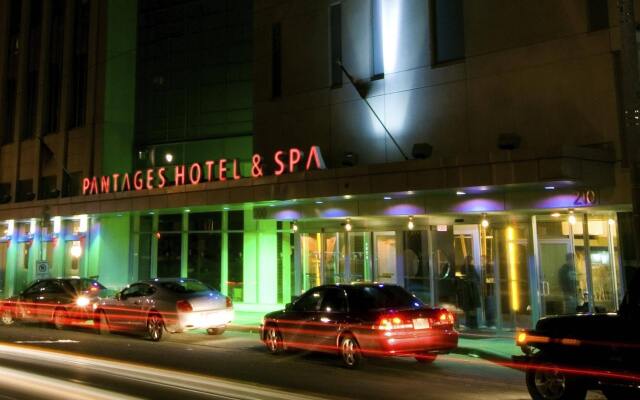 Отель Pantages Hotel Toronto Centre Канада, Торонто - отзывы, цены и фото номеров - забронировать отель Pantages Hotel Toronto Centre онлайн вид на фасад