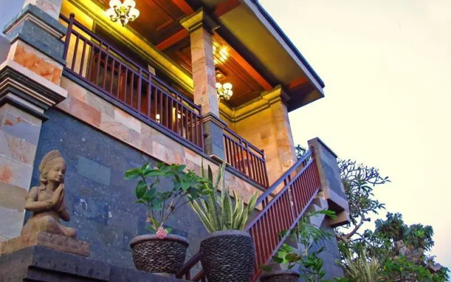 Inten House