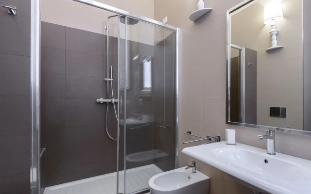 Travel & Stay - Navona 2