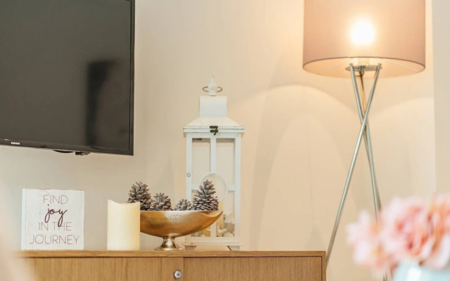 Waykiri Luxury Apartment, Unit A-13