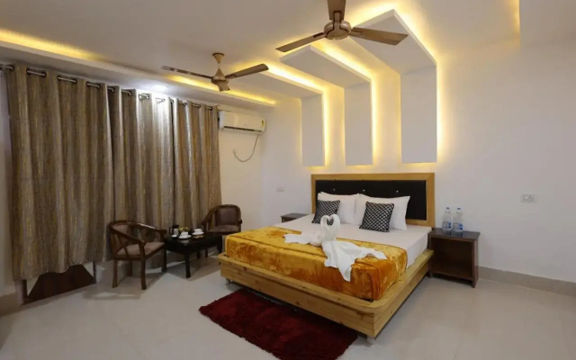 Hotel The Queen By Jal's
