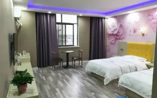 Xinzheng Zhongzhou Business Hotel