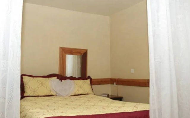 Maina Highway Hotel