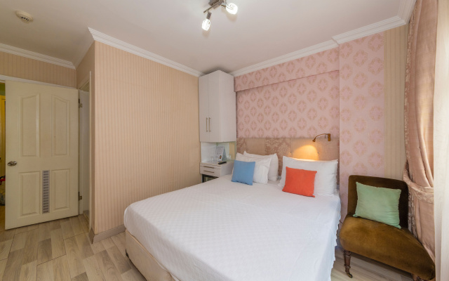 Walnut Shell Hotel
