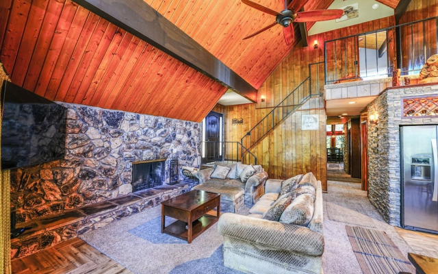 Wolf Lodge in the Pines