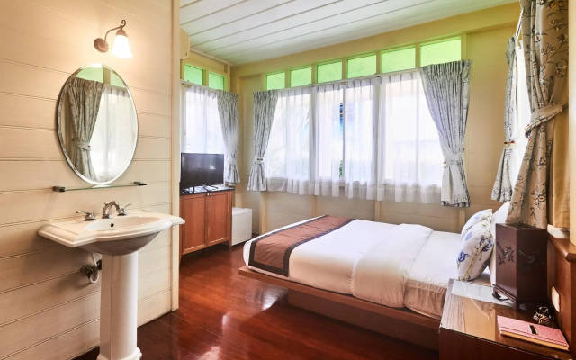 Baan Dinso Hostel