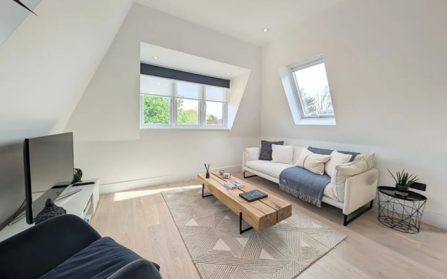 Modern Apartment in Moss Hall Court