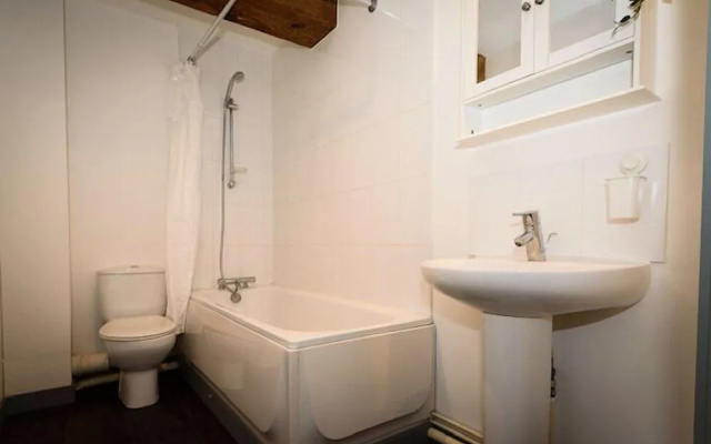 Karah Suites - Gloucester Docks