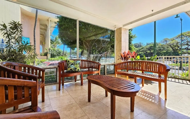 Waikiki Grand Hotel