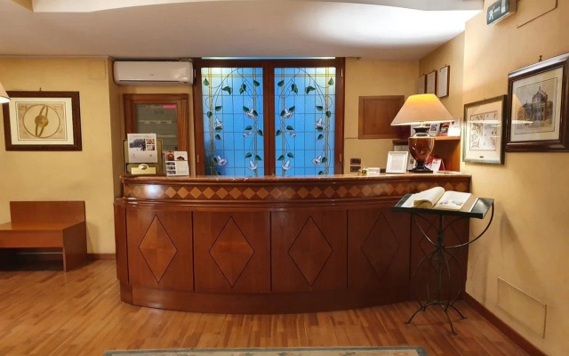 Massimo Plaza Hotel