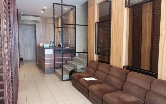 Hotel Holiday