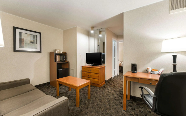 Quality Inn & Suites Portage Central