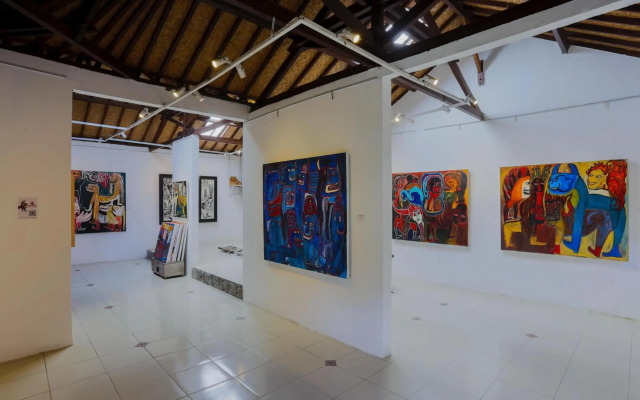 Rumah Paros & Gallery