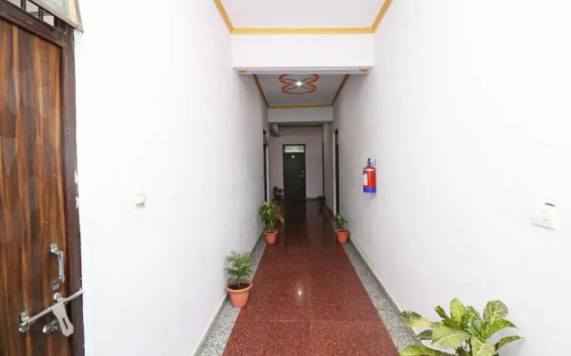 Taj Path by OYO Rooms