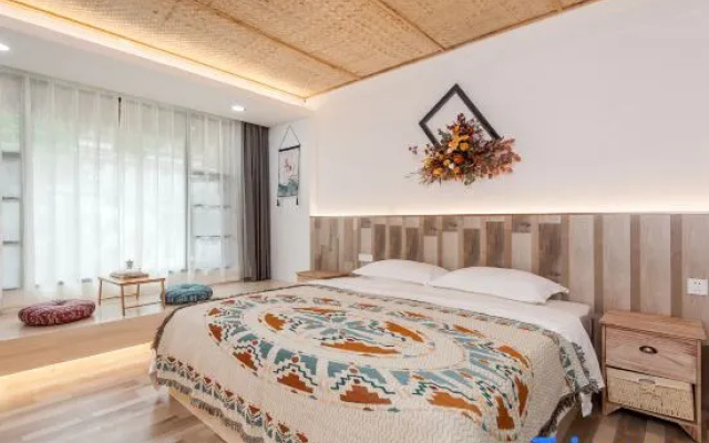 Shanshe · Shennongjia B&B (Muyu Town Store)