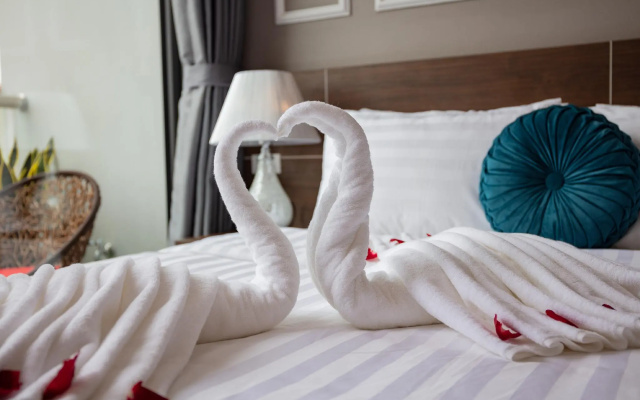 Airport Classic Hotel & Travel