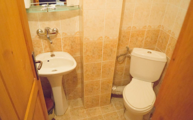 Tonis Guest House
